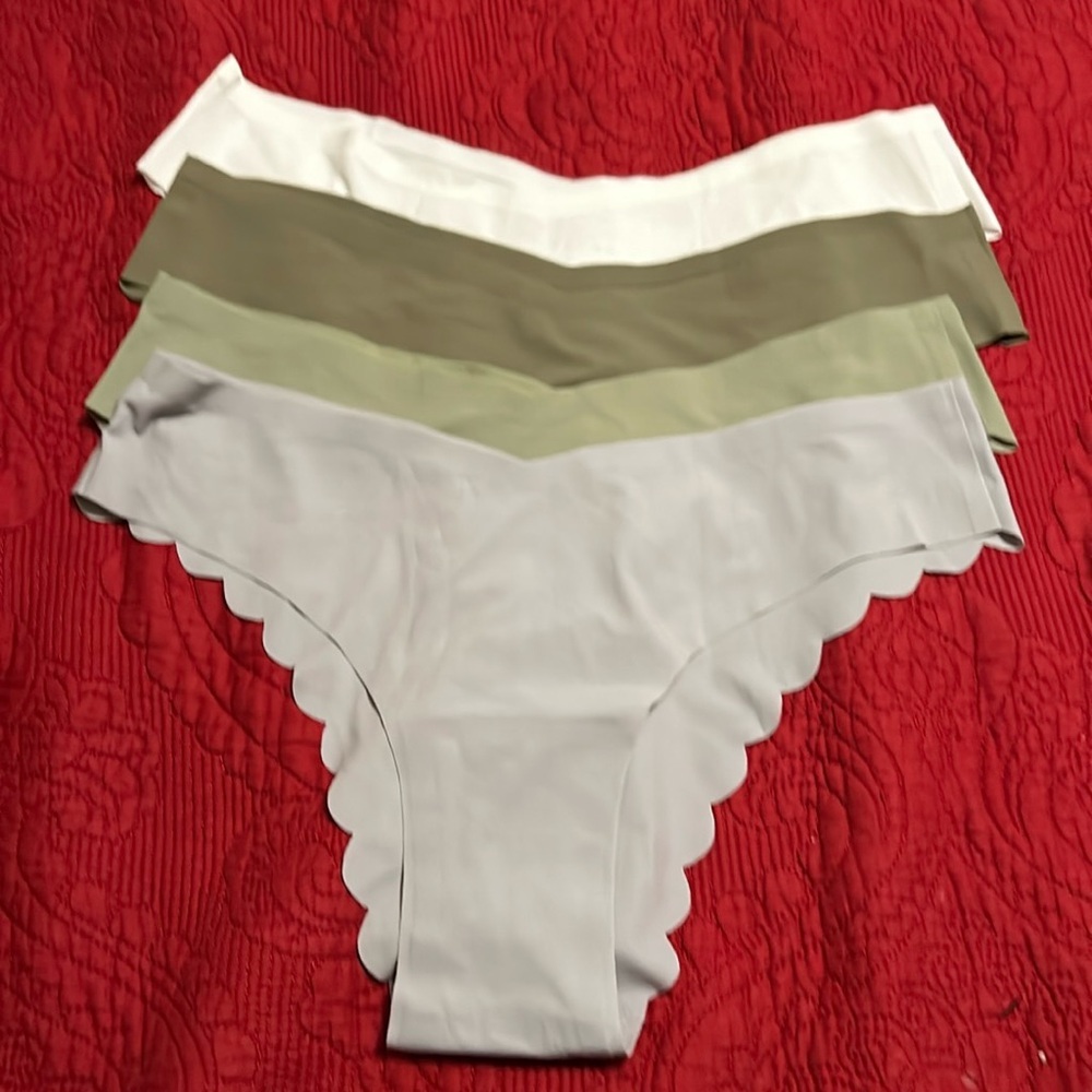 Four pair V front underwear🐝